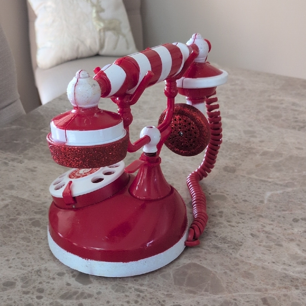 Retro Red Rotary Phone - Picture 3 of 5